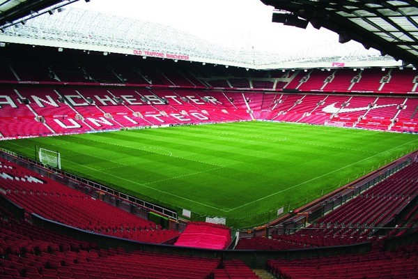 http://www.zerozero.pt/img/estadios/729/10729_ori_old_trafford.jpg