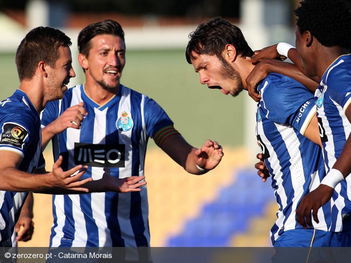 Marko Pavlovski (L) celebrates with teammates; photo: zerozero.pt - Catarina Morais