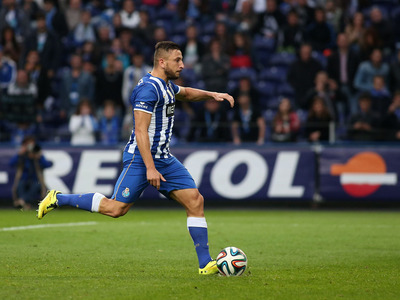 FC Porto v Benfica MF Taa da Liga 2013/14