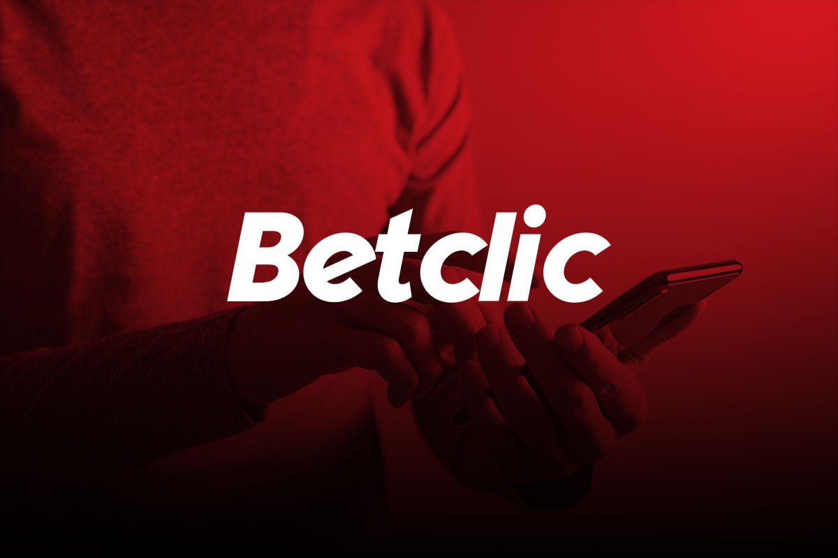Imagem grfica vermelha com logo da Betclic bnus de boas vindas em branco. 