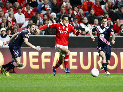Na Europa, o Benfica somou e seguiu: Bordeaux por terra