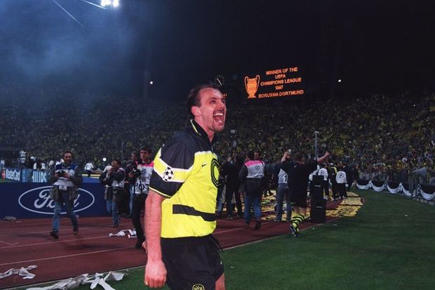 Champions 96/97: Contra o campeo e na casa do rival