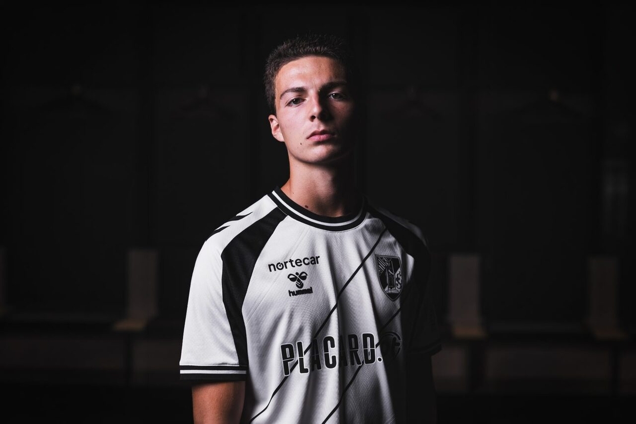 Vitória SC renova com campeão europeu e Mundial Sub-17