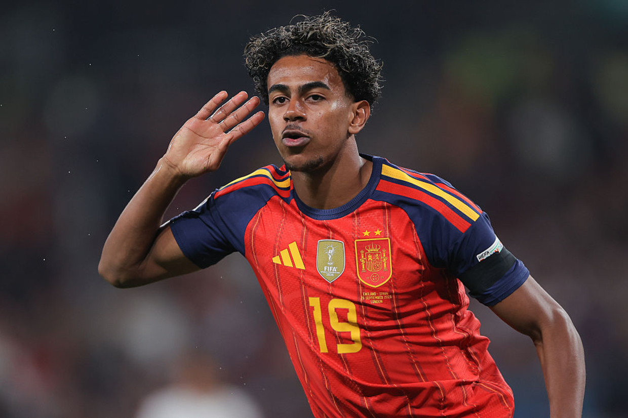 Espanha vira jogo emotivo e vence em Wembley