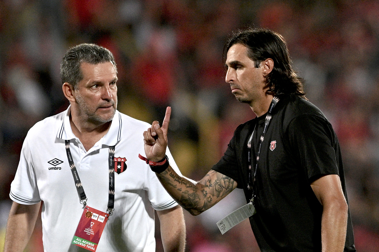 Bryan Ruiz é o novo selecionador interino da Costa Rica
