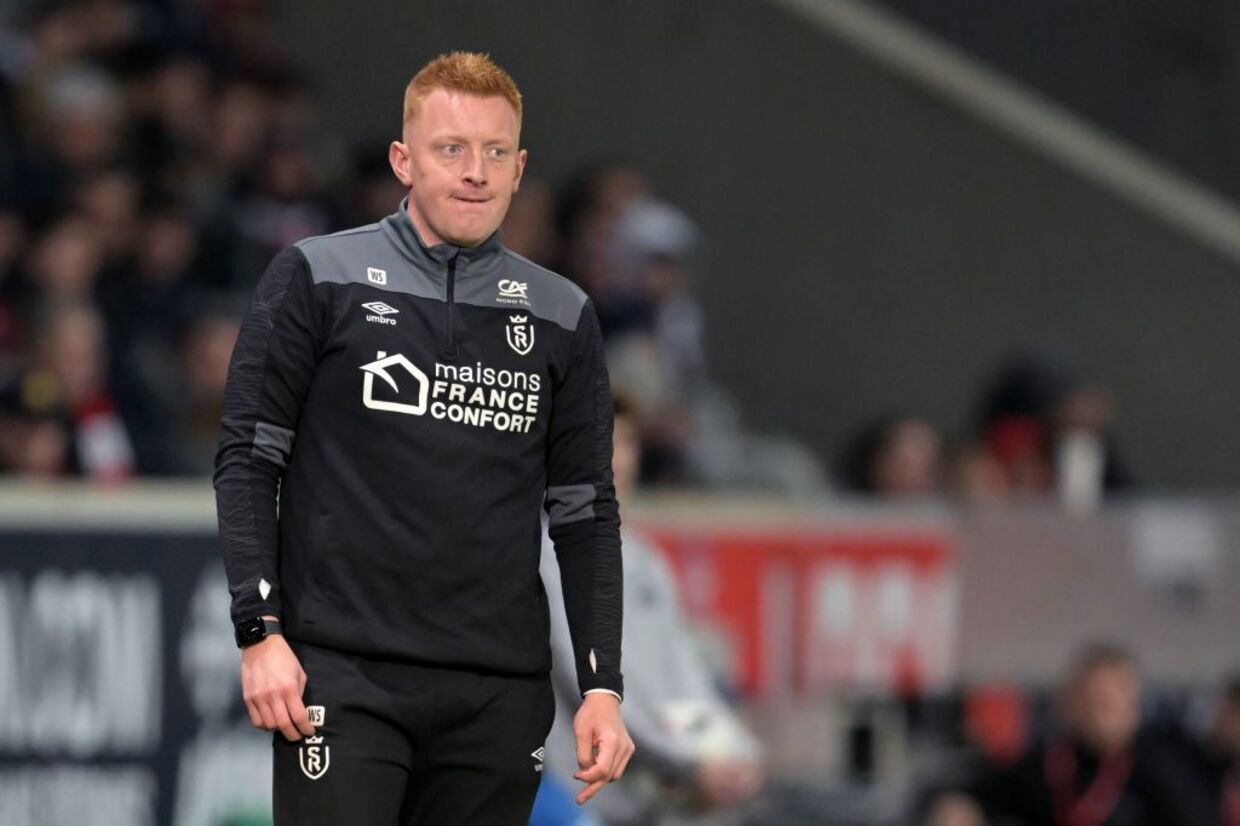 Reims anuncia fim de ligação com treinador sensação da Ligue 1