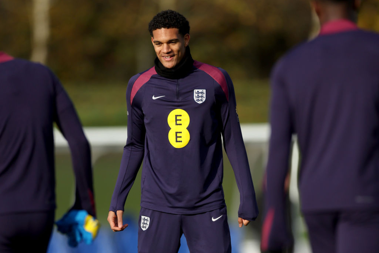 Suspensão de dois jogos para Quansah leva Inglaterra a lançar a ''cartada Balogun''