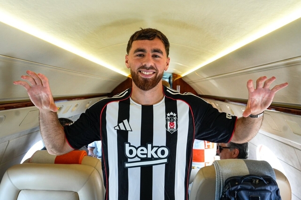 Koku apresentado como reforo do Besiktas