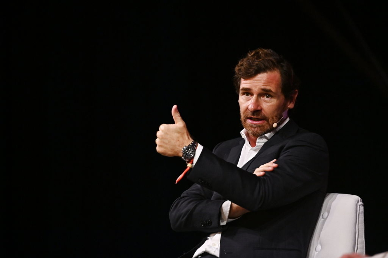 André Villas-Boas explica Smalling e coloca dúvidas em relação ao relvado do Marítimo
