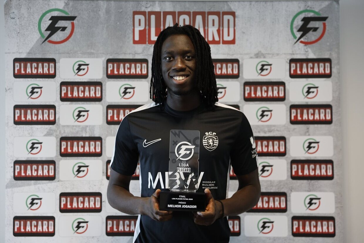 Zicky Té eleito o melhor jogador do campeonato