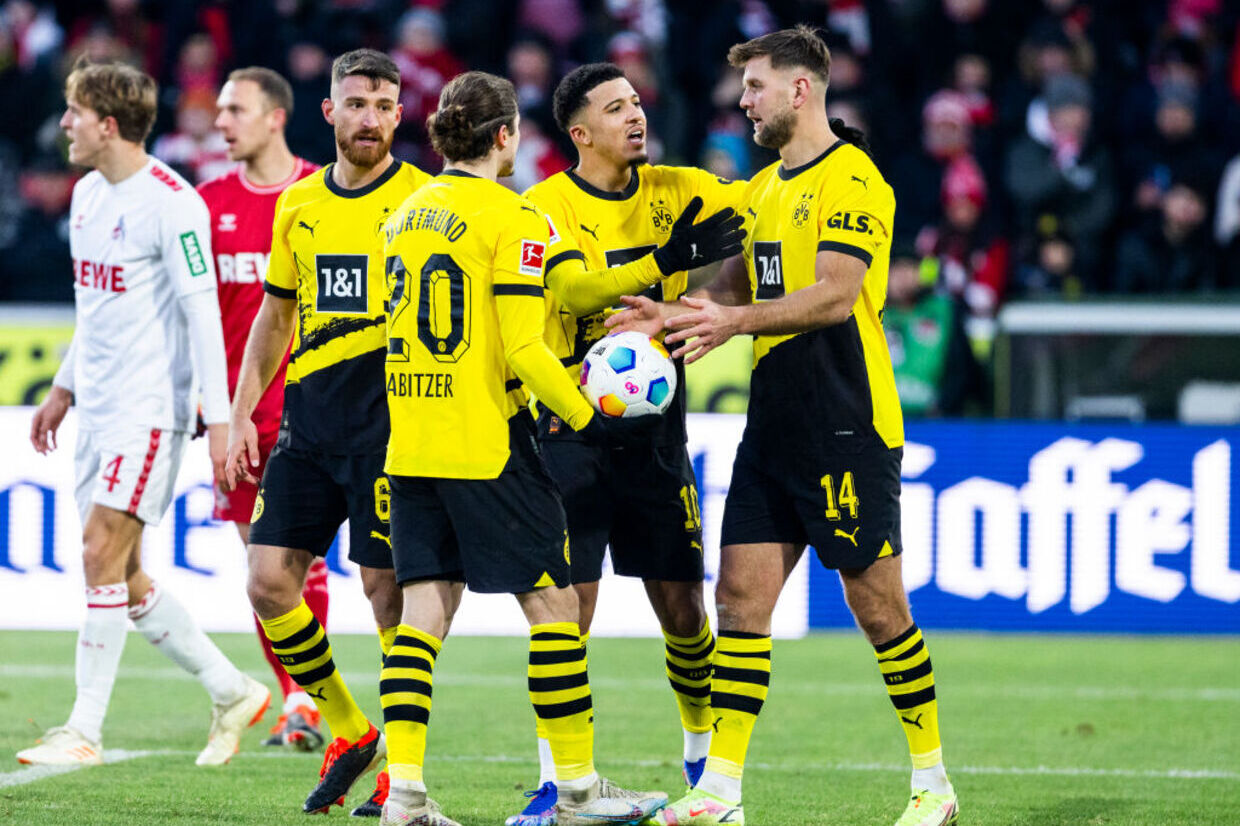 Bundesliga | Borussia Dortmund goleia em tarde com protestos na Alemanha