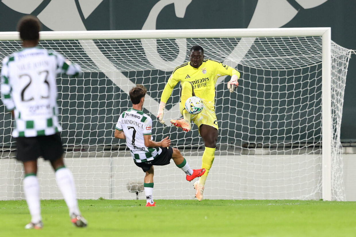 Samuel Soares iguala Preud'homme e Benfica soma marcas históricas após golear