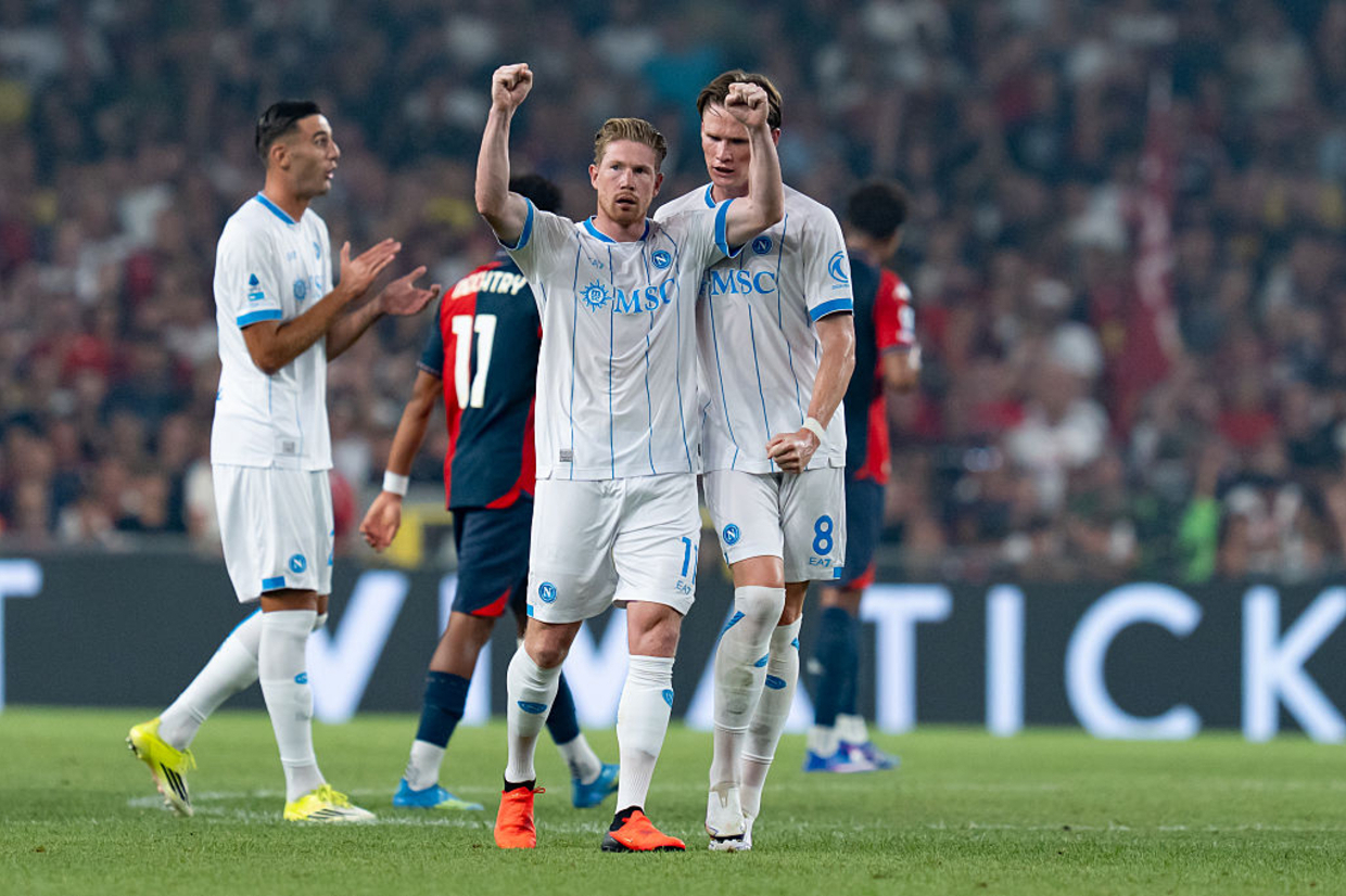 Super suplentes ajudam Napoli a entrar com o pé direito