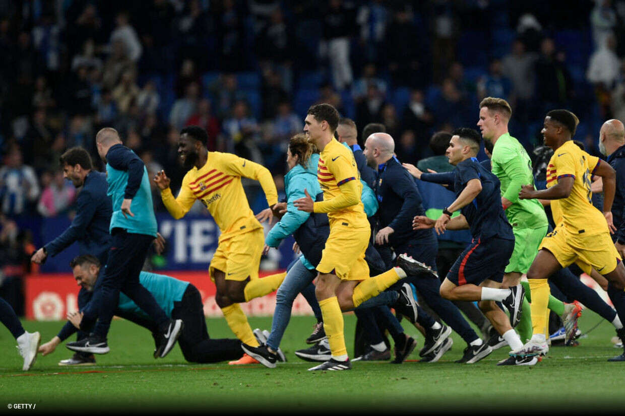 Espanyol: invasão de campo na festa do Barcelona vale dois jogos à porta  fechada 