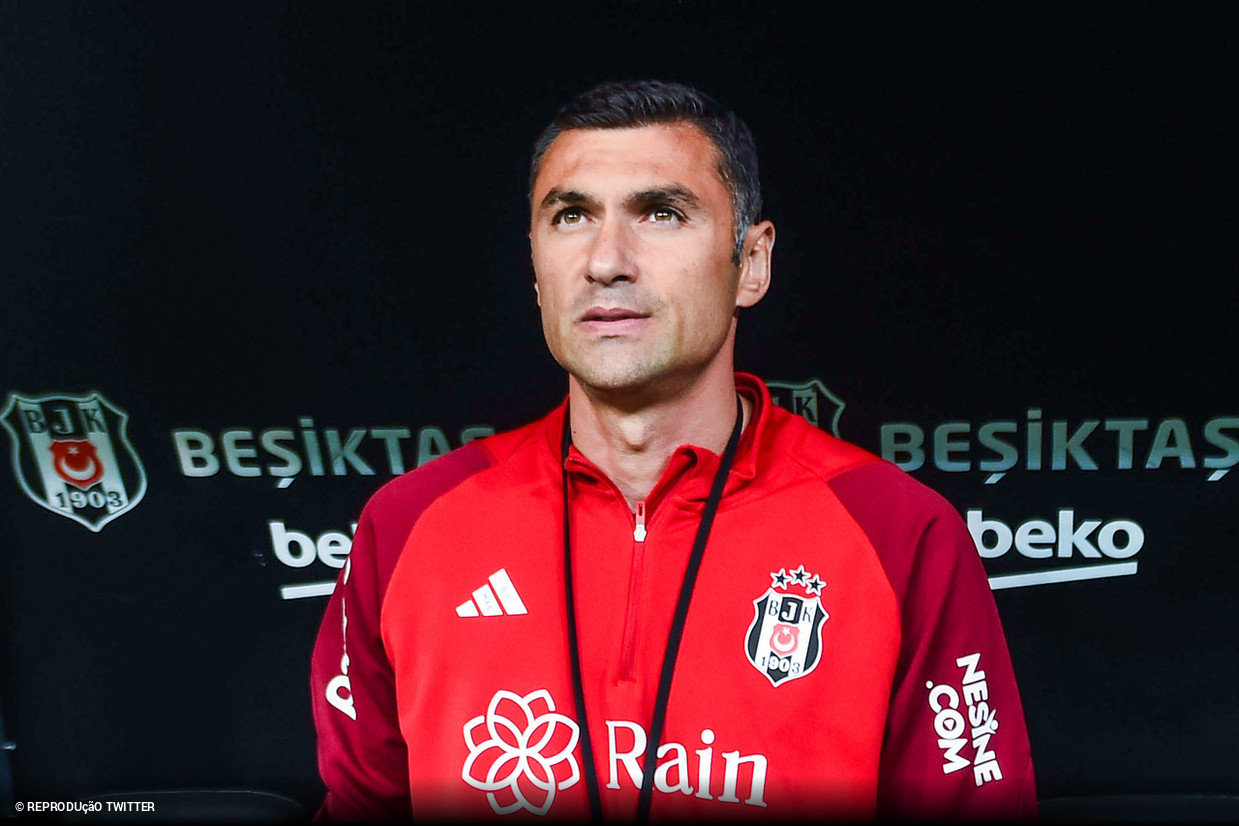 Burak Yılmaz assume cargo de treinador do Besiktas de forma provisória 