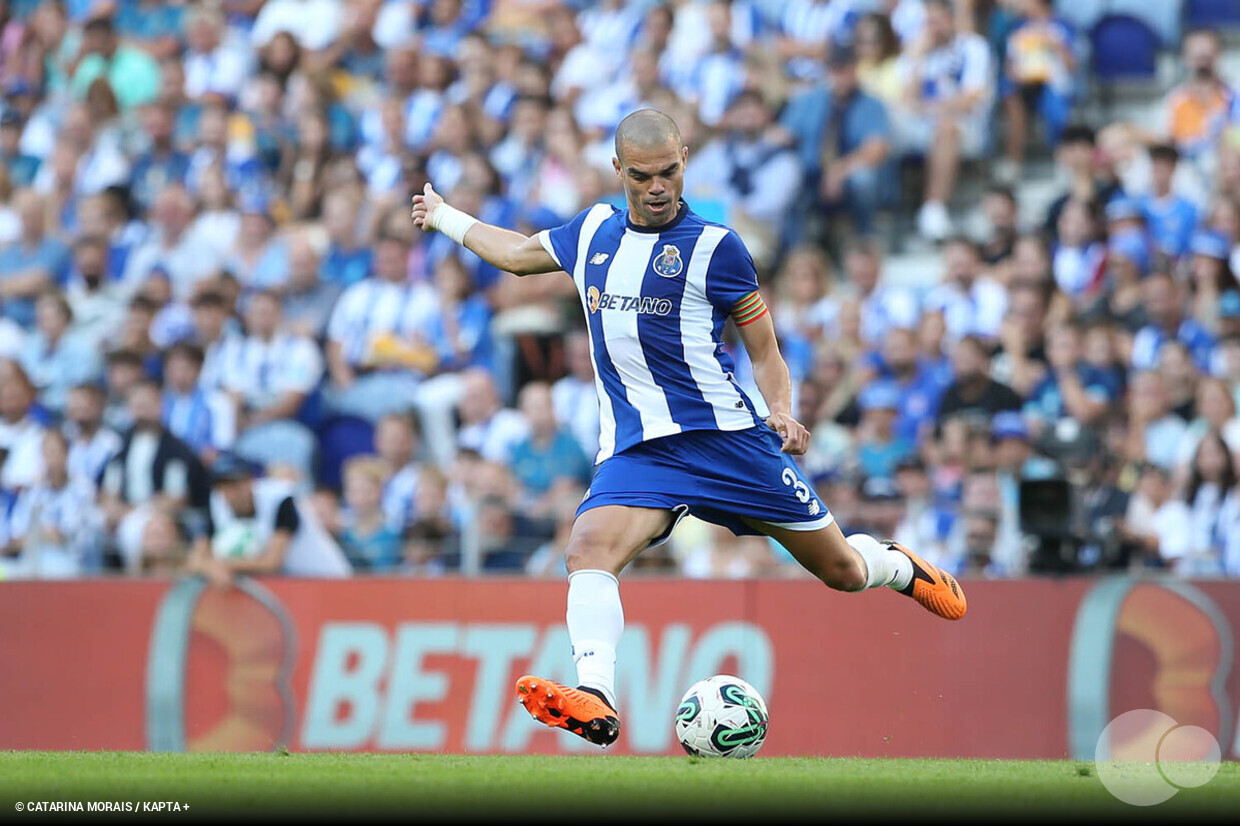 Pepe torna-se o jogador de campo mais velho a jogar na Champions