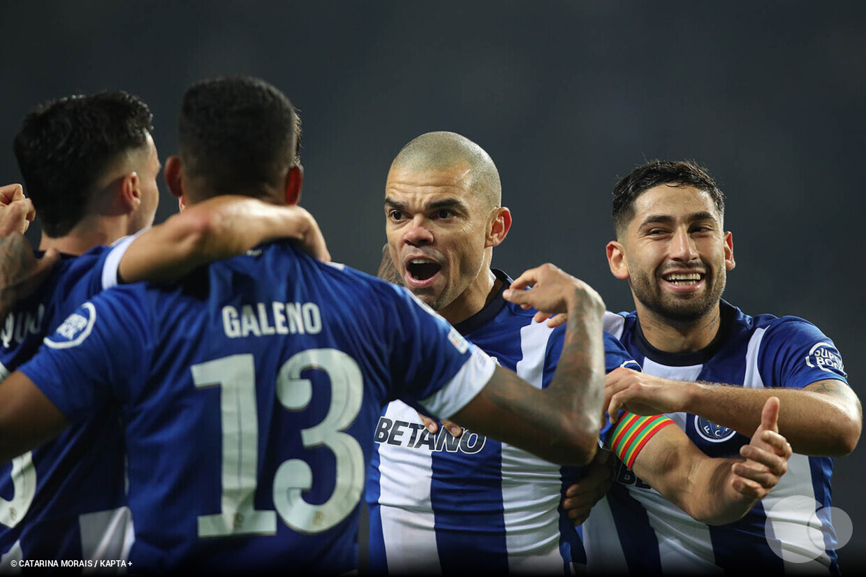 O FC Porto venceu o Shakhtar e garantiu a passagem aos oitavos de